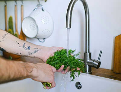 Filtration de l&rsquo;eau : comment choisir le meilleur système ?